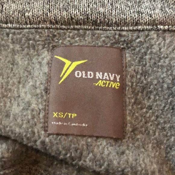 Old Navy gray fleece zip up vest - Picture 3 of 3